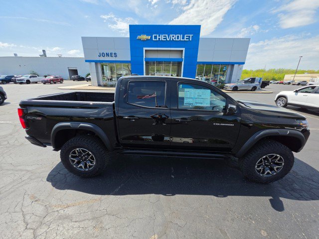 New 2026 Chevrolet Colorado ZR2 w/ Technology Package AWD/4WD image 6