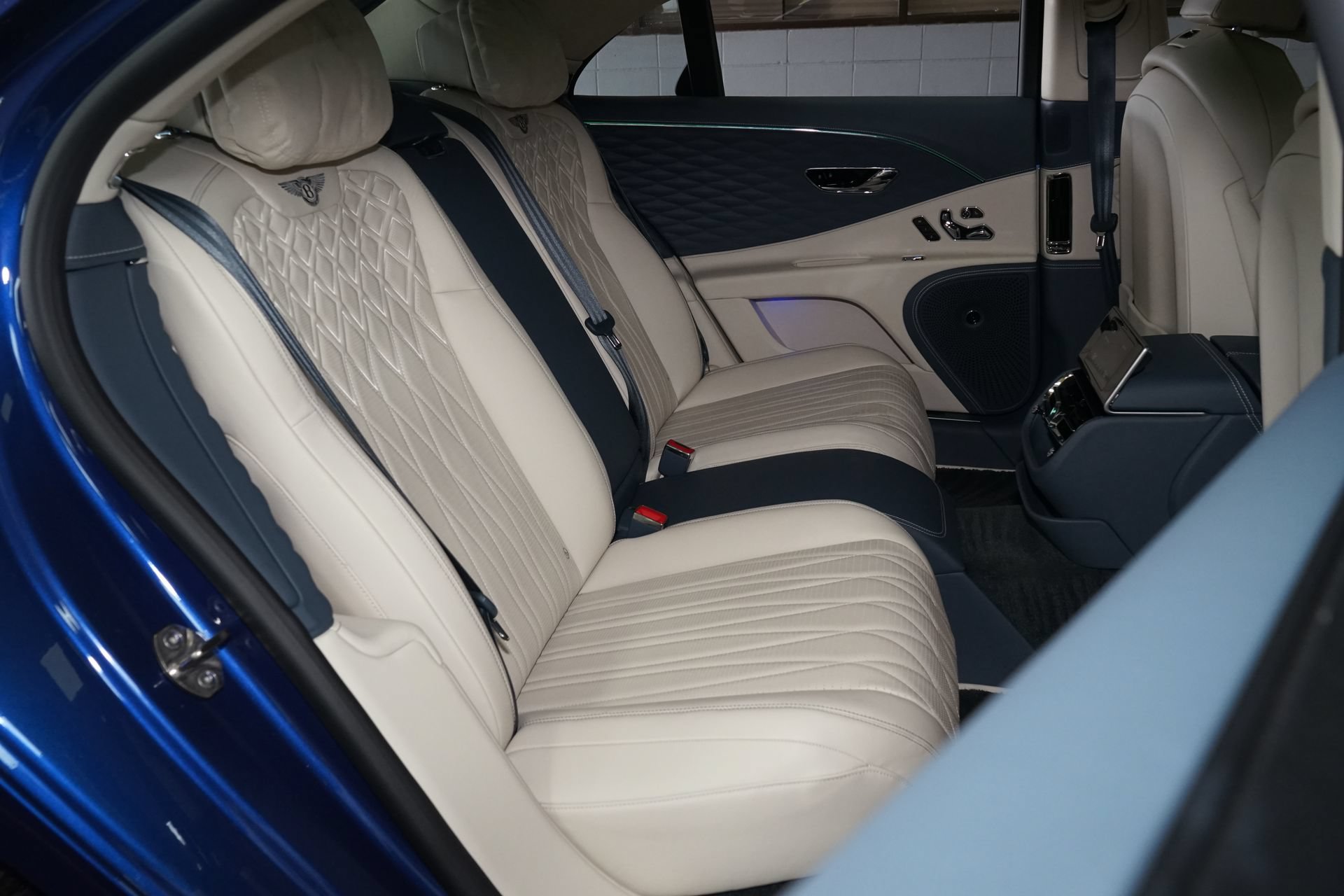 Used 2022 Bentley Flying Spur V8 AWD/4WD image 23