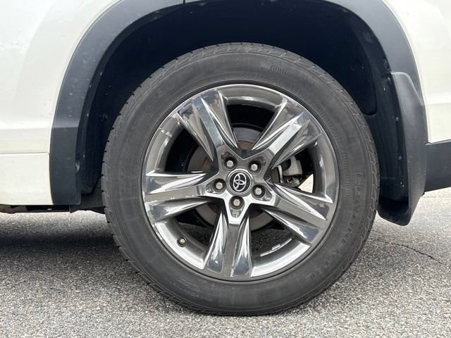 Used 2018 Toyota Highlander Limited Platinum AWD/4WD image 9