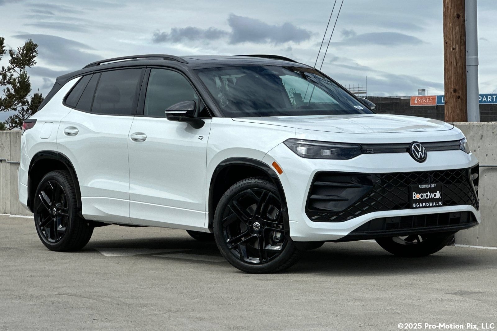 New 2026 Volkswagen Tiguan SE R-Line