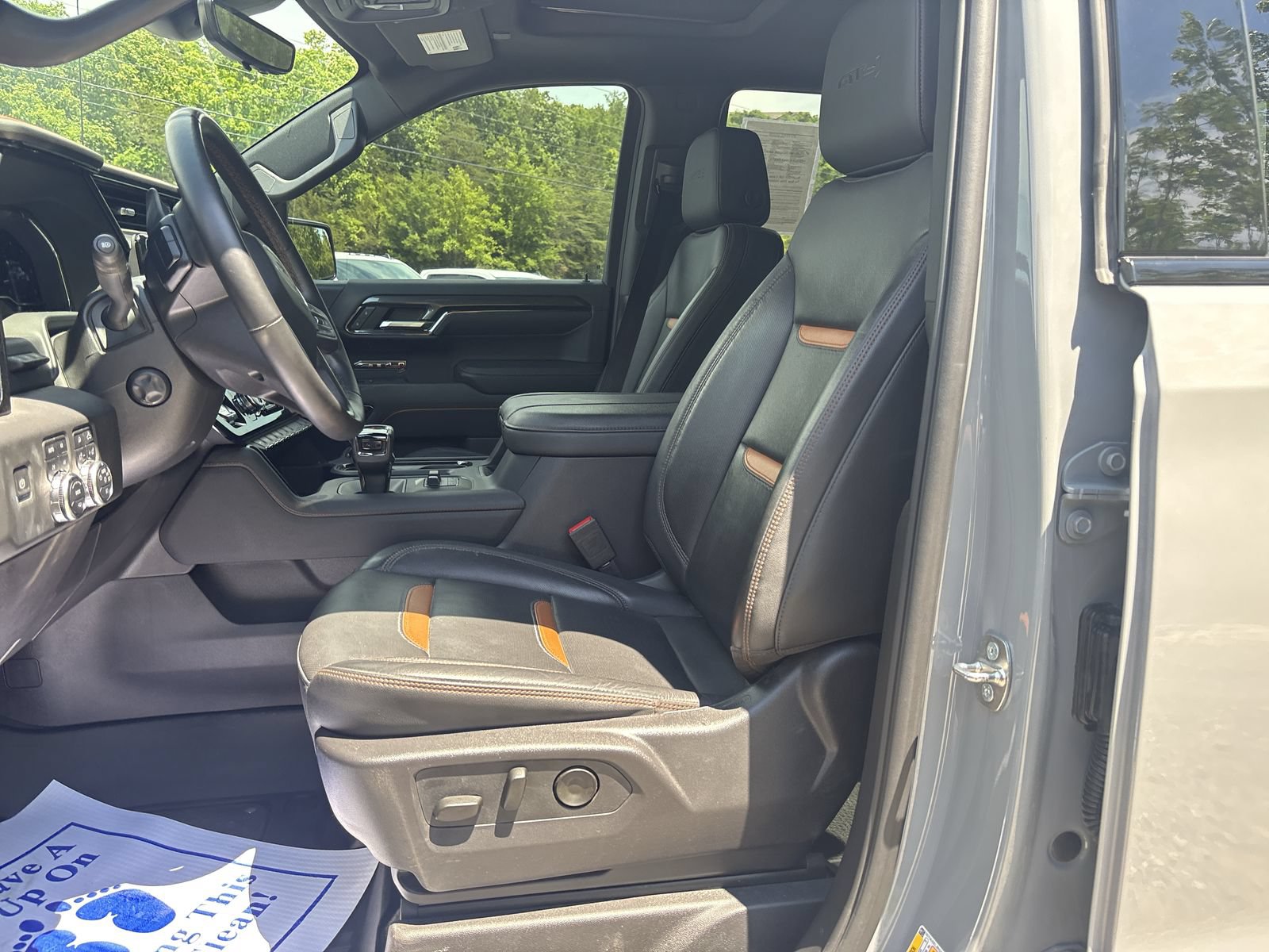 Used 2024 GMC Sierra 1500 AT4 w/ Technology Package AWD/4WD image 11