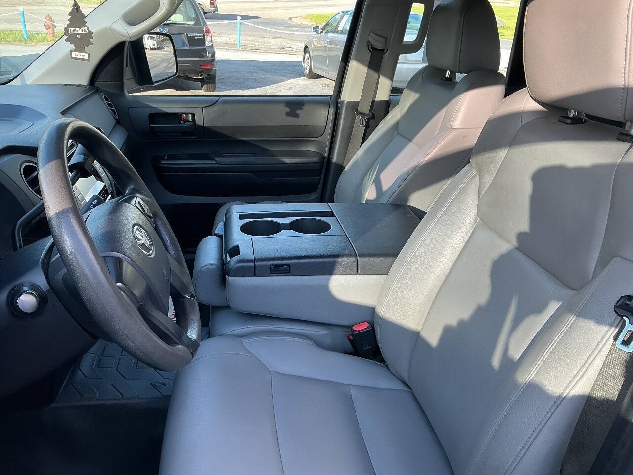 Used 2014 Toyota Tundra SR AWD/4WD image 16