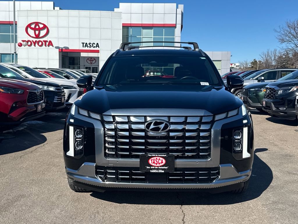 Used 2023 Hyundai Palisade Calligraphy image 2