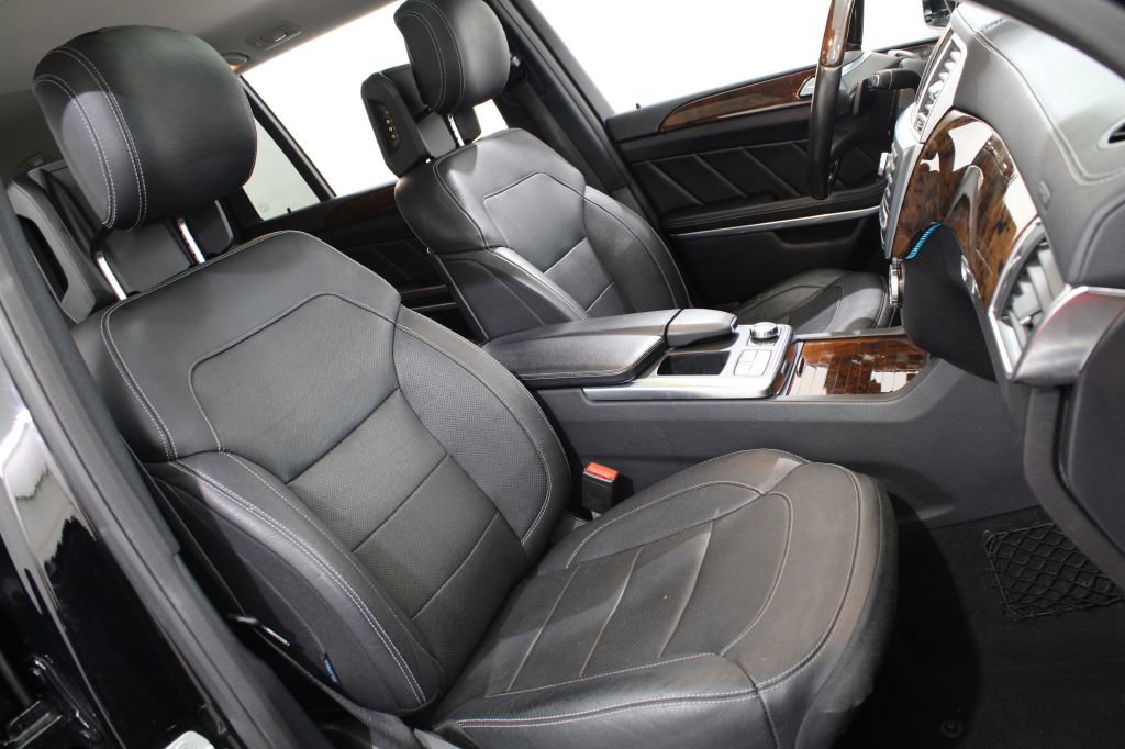 Used 2015 Mercedes-Benz GL 550 4MATIC image 36