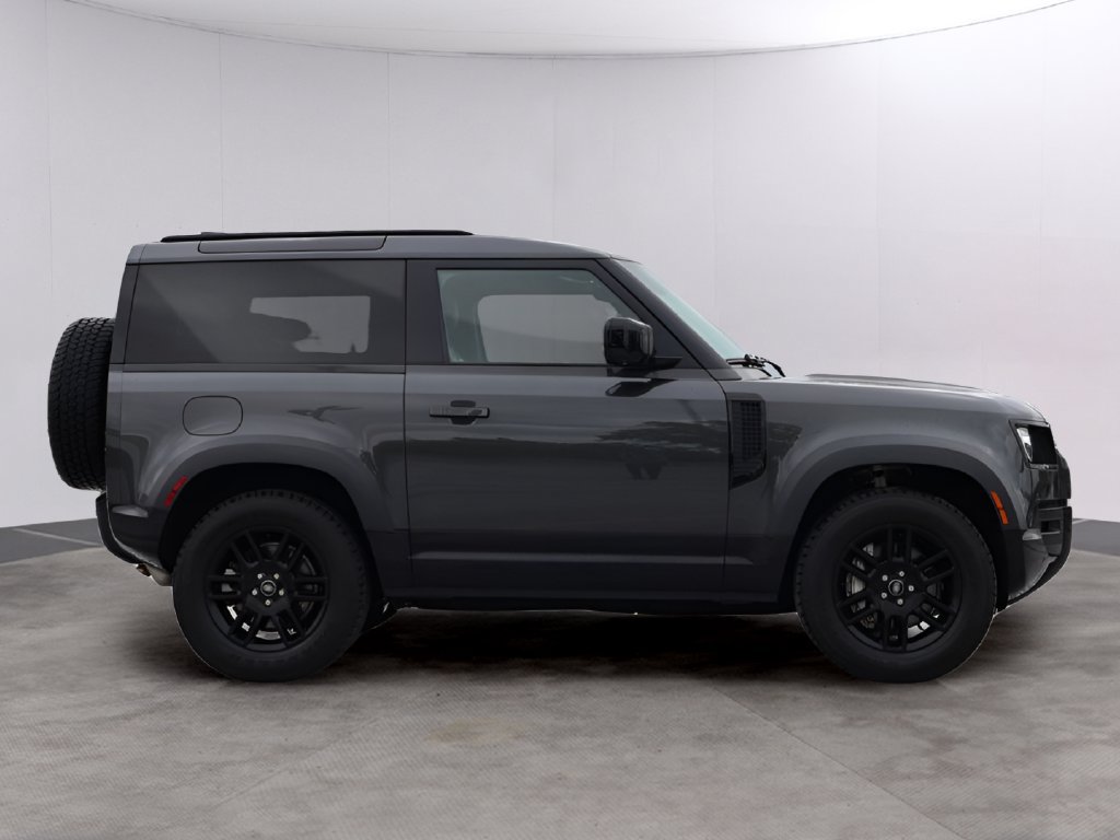 Used 2022 Land Rover Defender 90 X-Dynamic S AWD/4WD image 4
