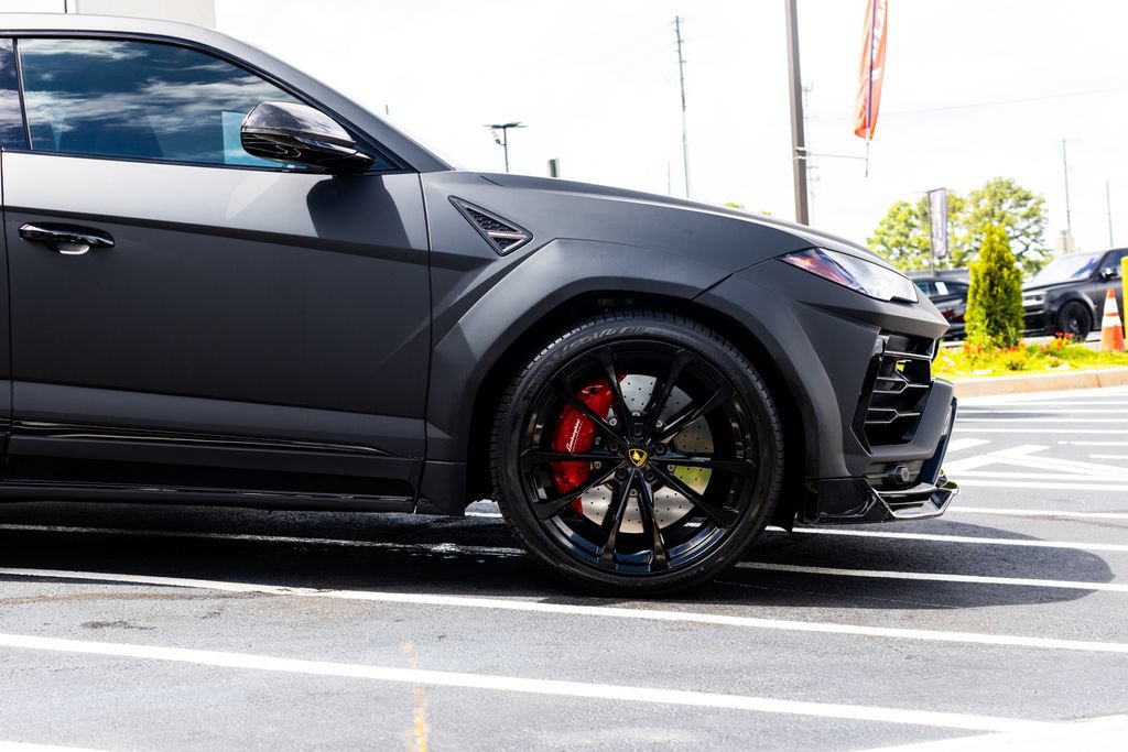 Used 2022 Lamborghini Urus AWD/4WD image 11