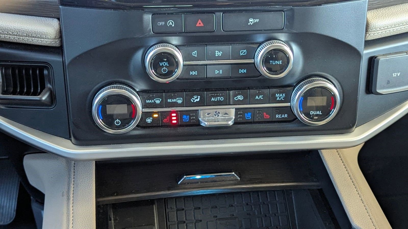 Certified 2024 Ford Expedition Max Limited image 27