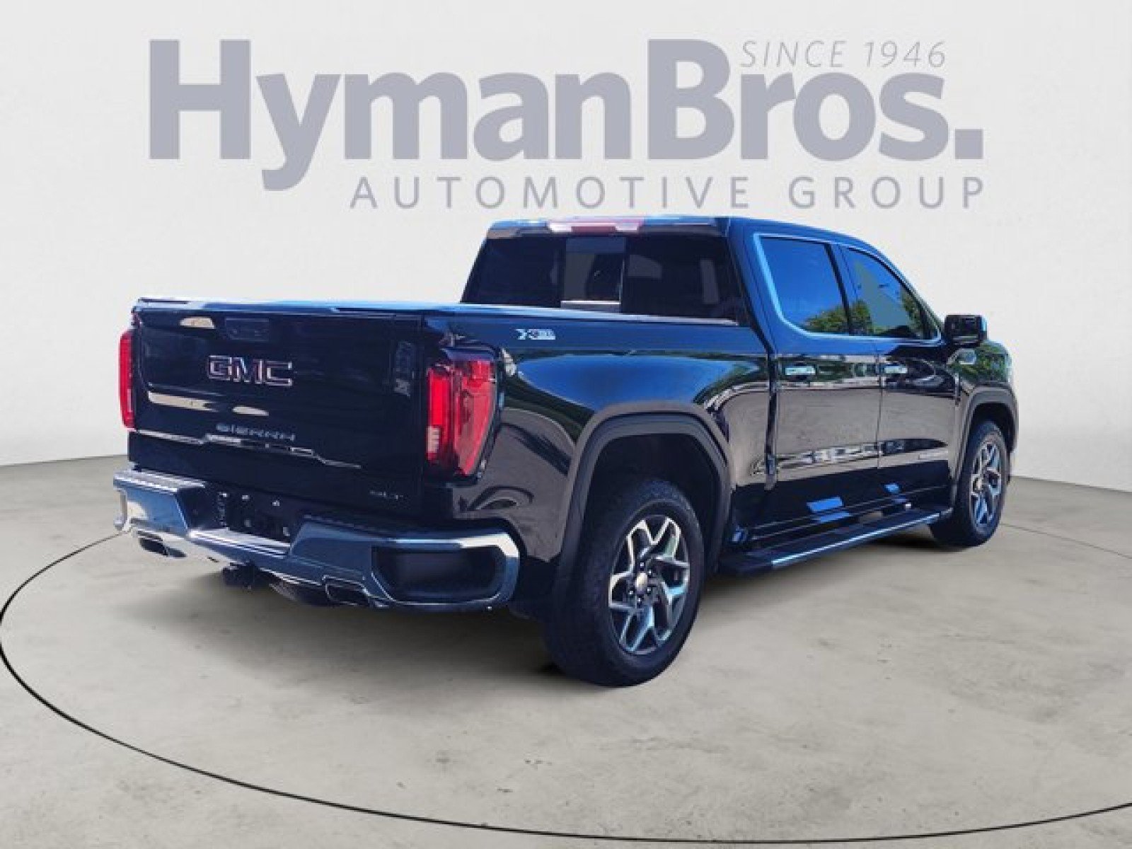 Used 2023 GMC Sierra 1500 SLT w/ SLT Premium Package AWD/4WD image 3