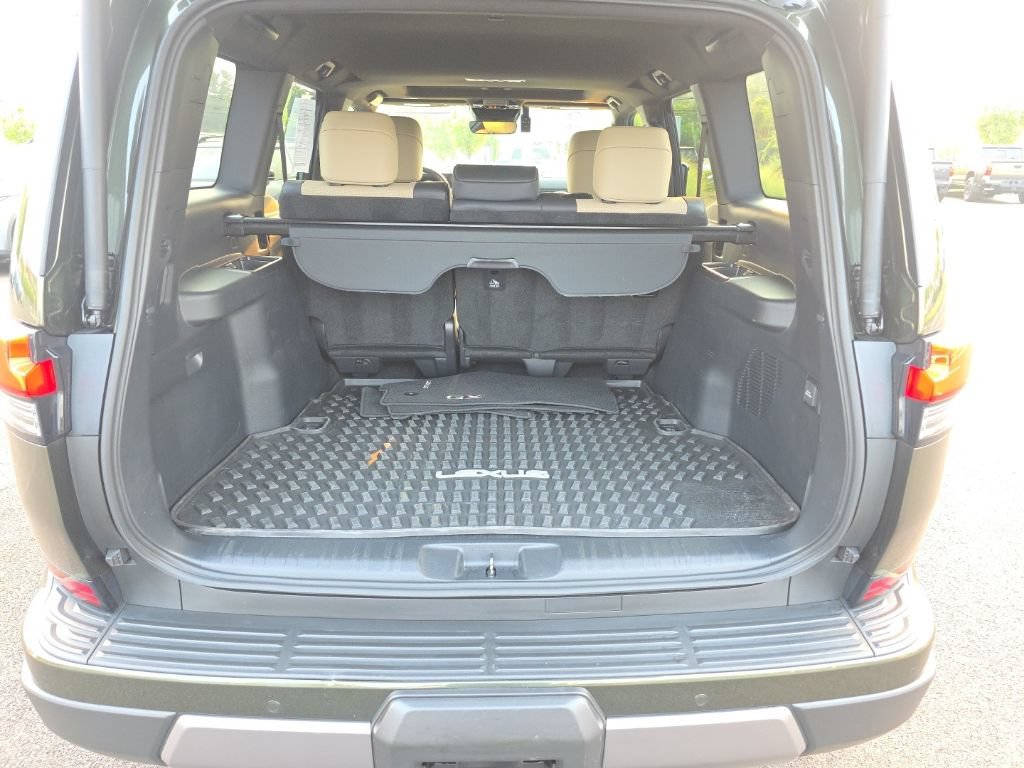 Used 2024 Lexus GX 550 AWD/4WD image 6