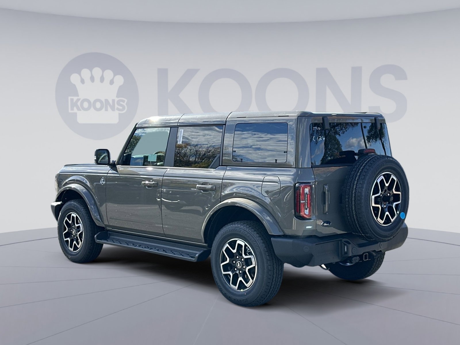 New 2025 Ford Bronco Outer Banks image 4