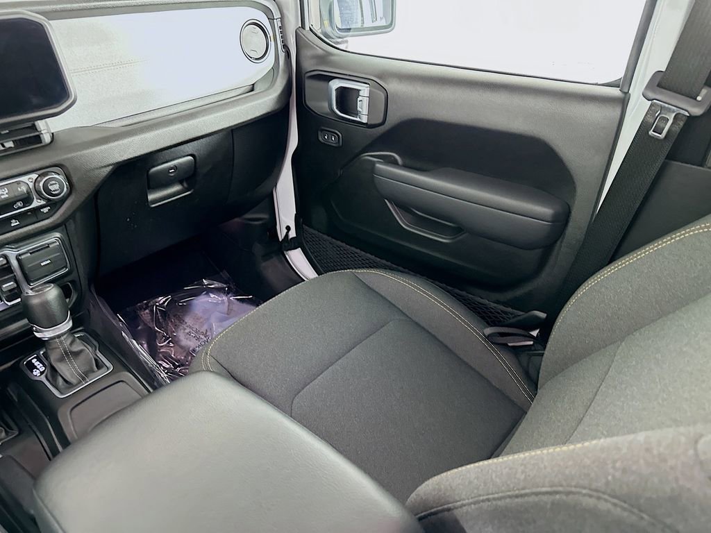 Certified 2024 Jeep Gladiator Sport image 33