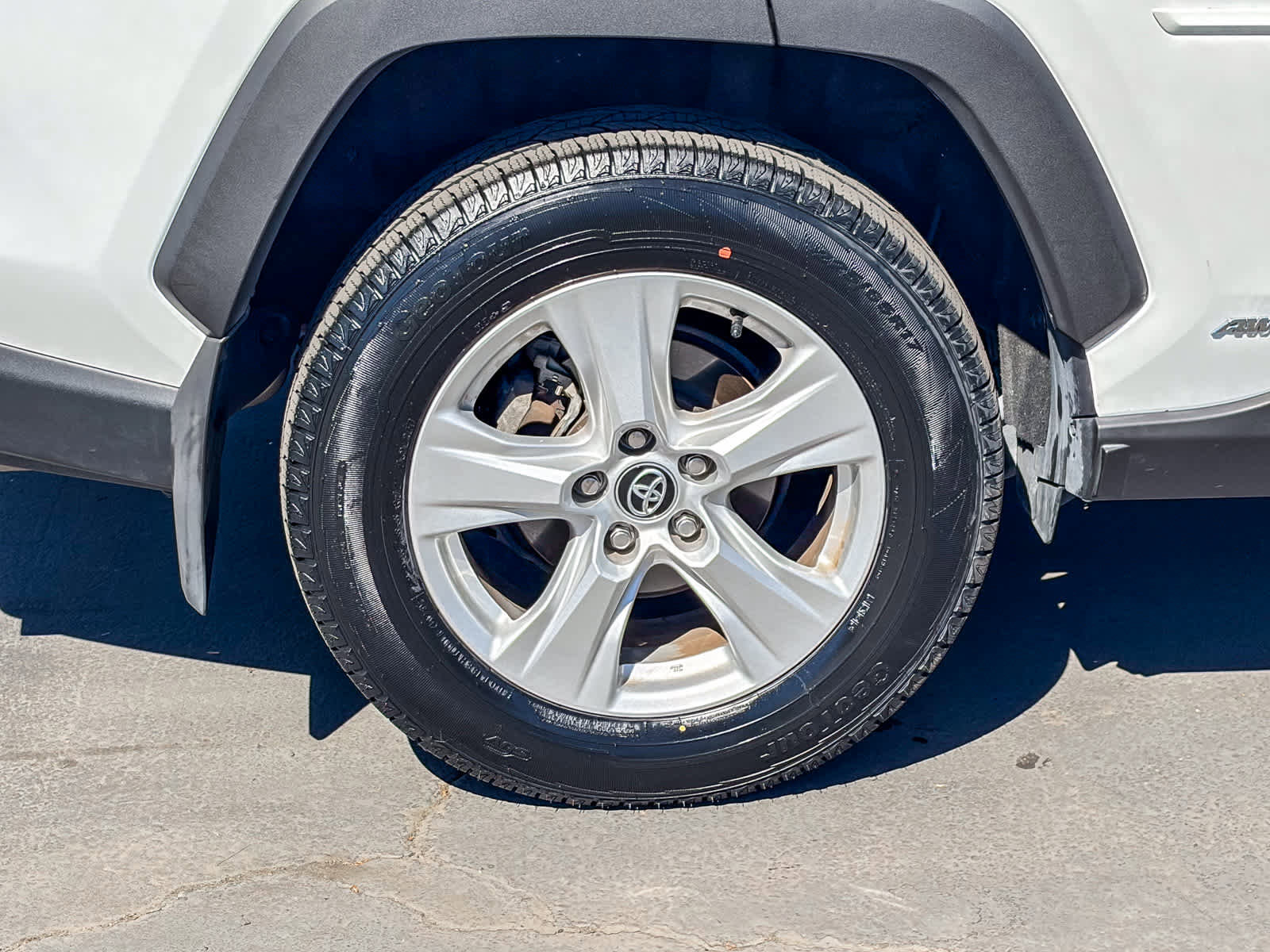 Used 2020 Toyota RAV4 XLE w/ Convenience Package image 10