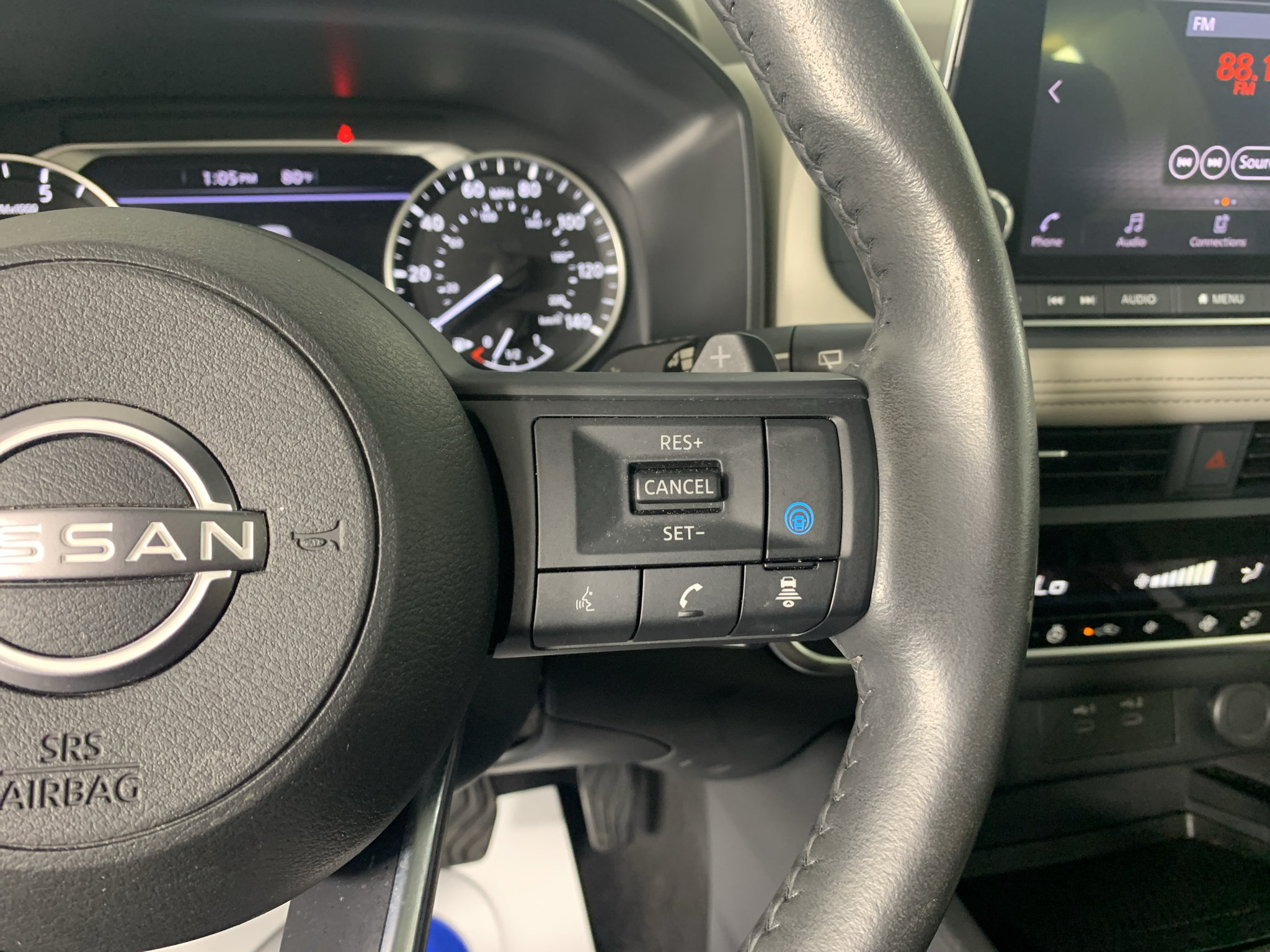 Used 2024 Nissan Rogue SV w/ SV Premium Package AWD/4WD image 19