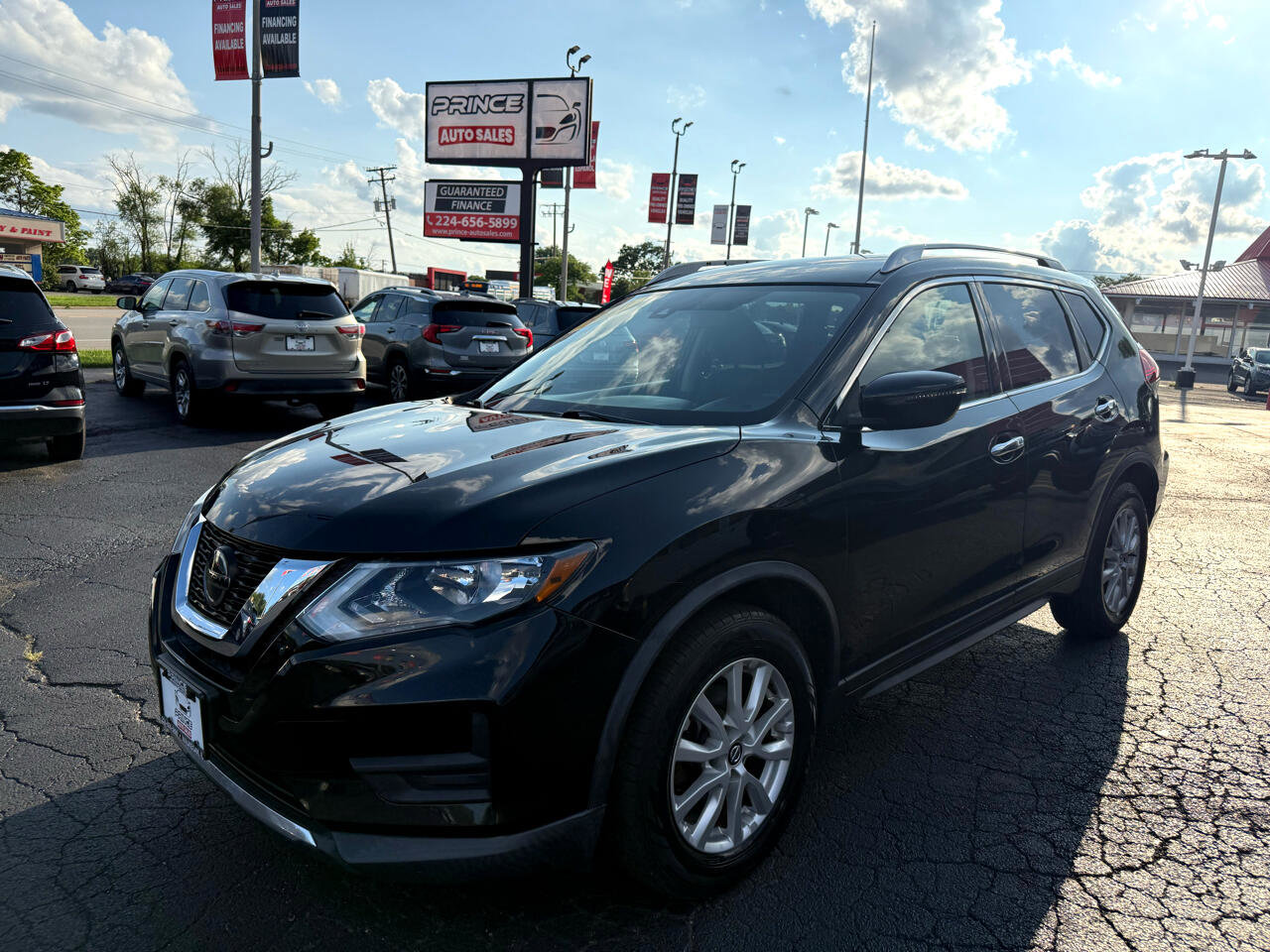 Used 2020 Nissan Rogue SV FWD image 3