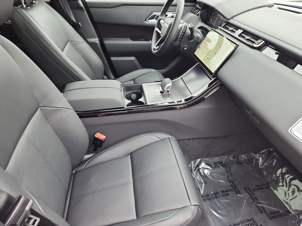 Used 2026 Land Rover Range Rover Velar Dynamic SE image 3