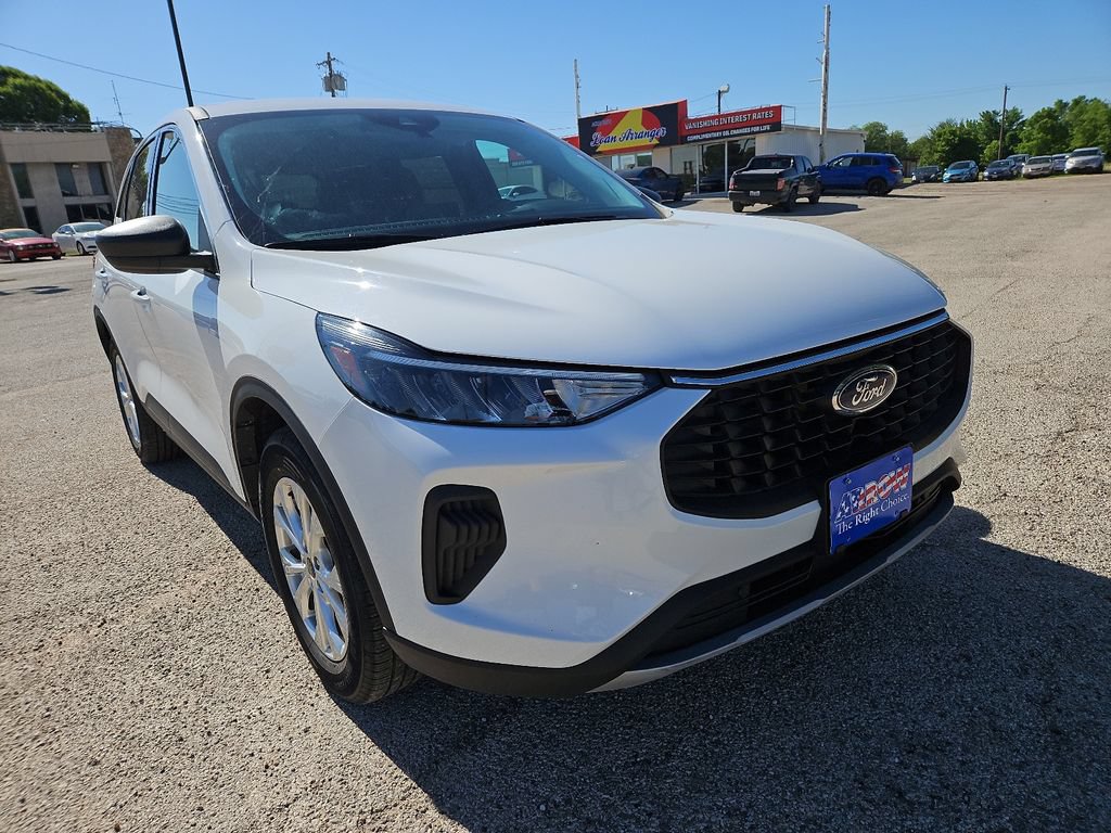 Used 2024 Ford Escape Active FWD image 2