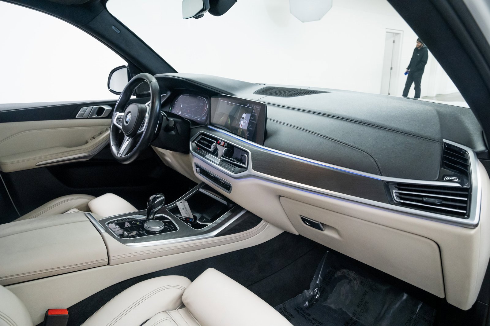 Used 2021 BMW X7 xDrive40i w/ M Sport Package image 26