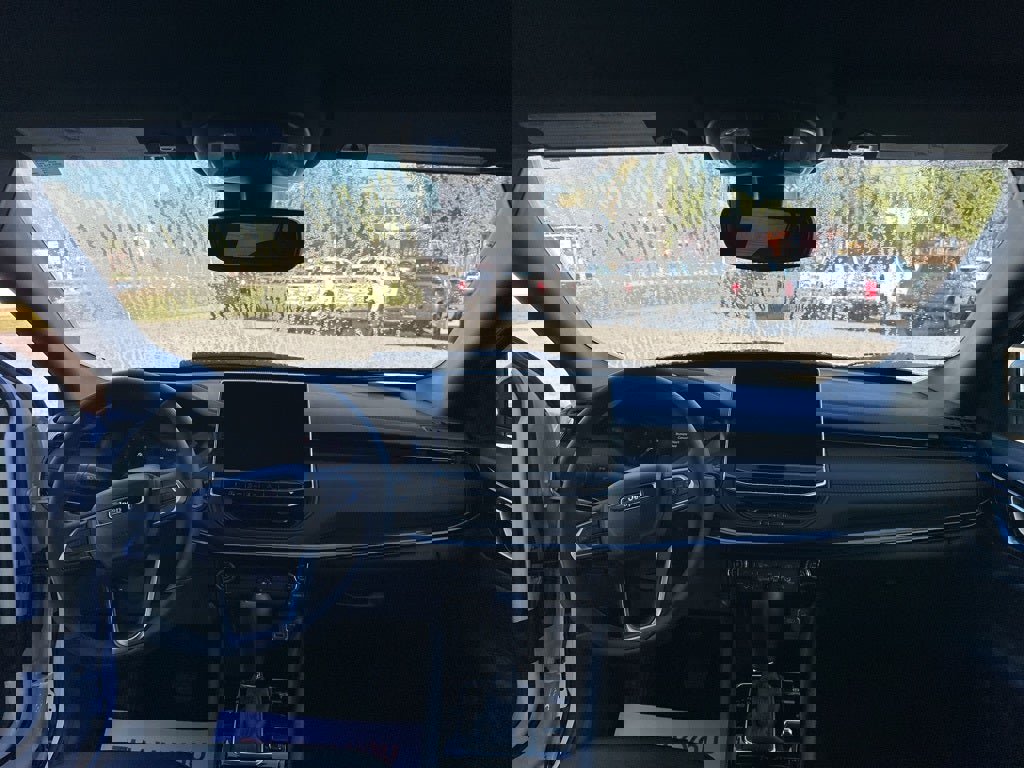 New 2026 Jeep Compass Latitude image 9