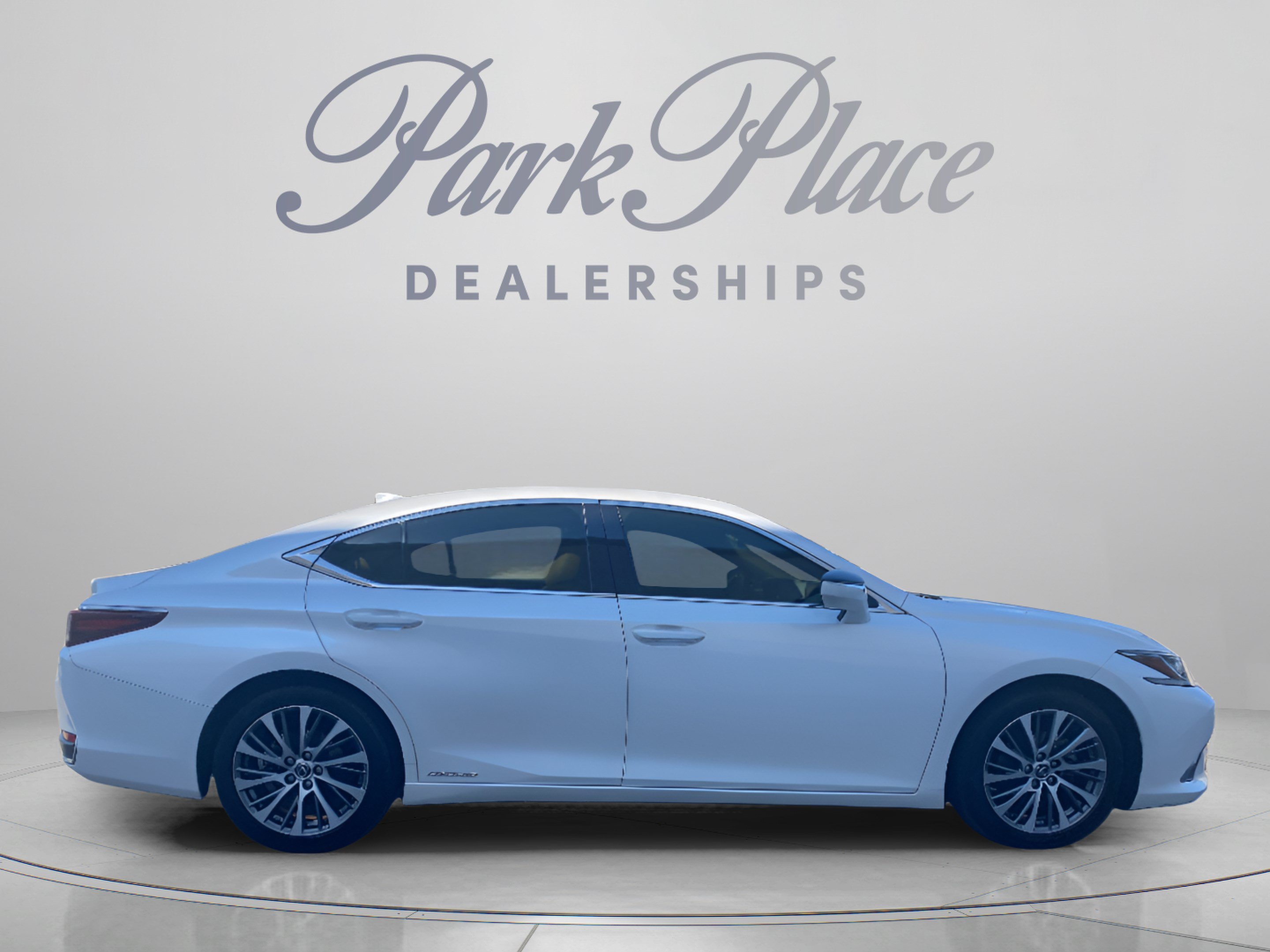 Used 2019 Lexus ES 300h w/ Premium Package FWD image 7