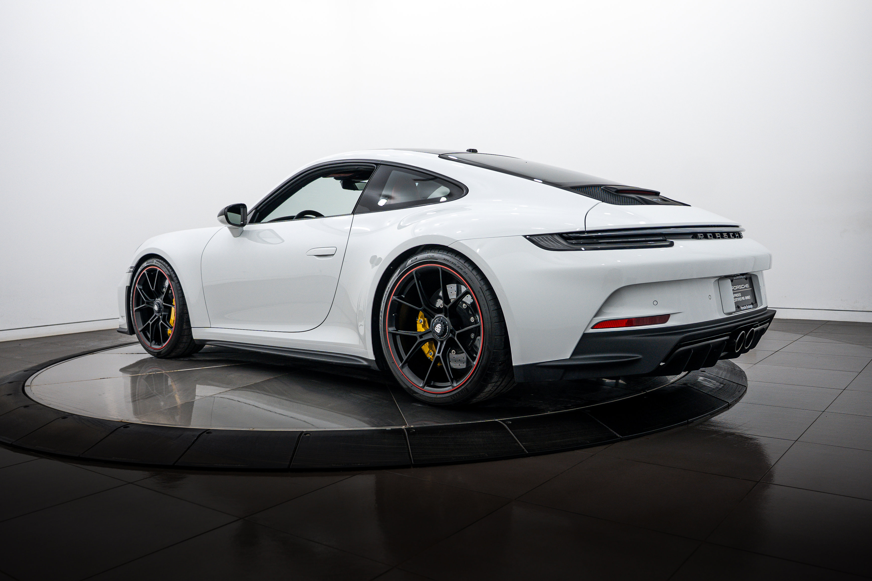Certified 2024 Porsche 911 GT3 RWD image 3