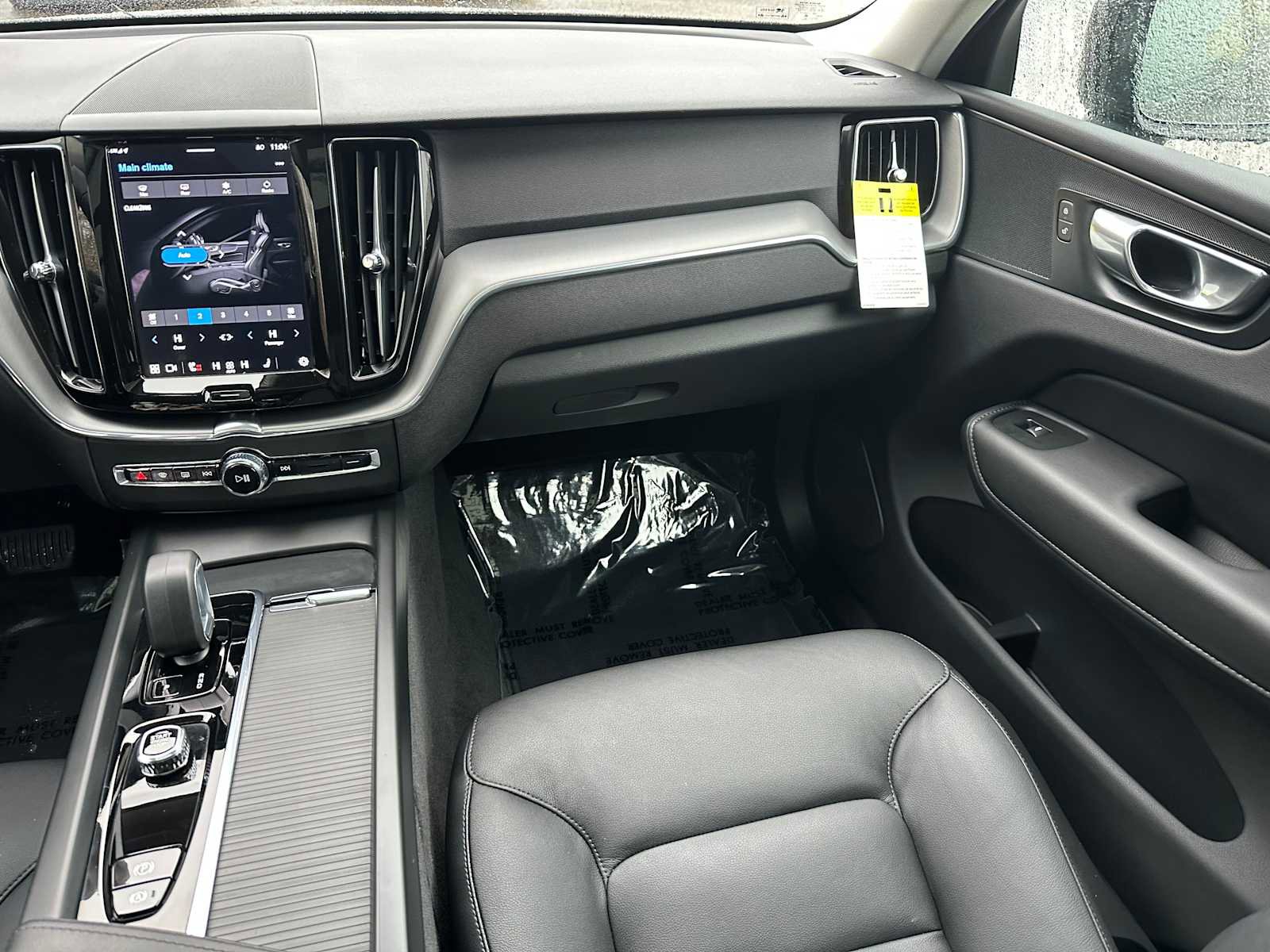 Used 2025 Volvo XC60 B5 Core w/ Protection Package Premier image 18