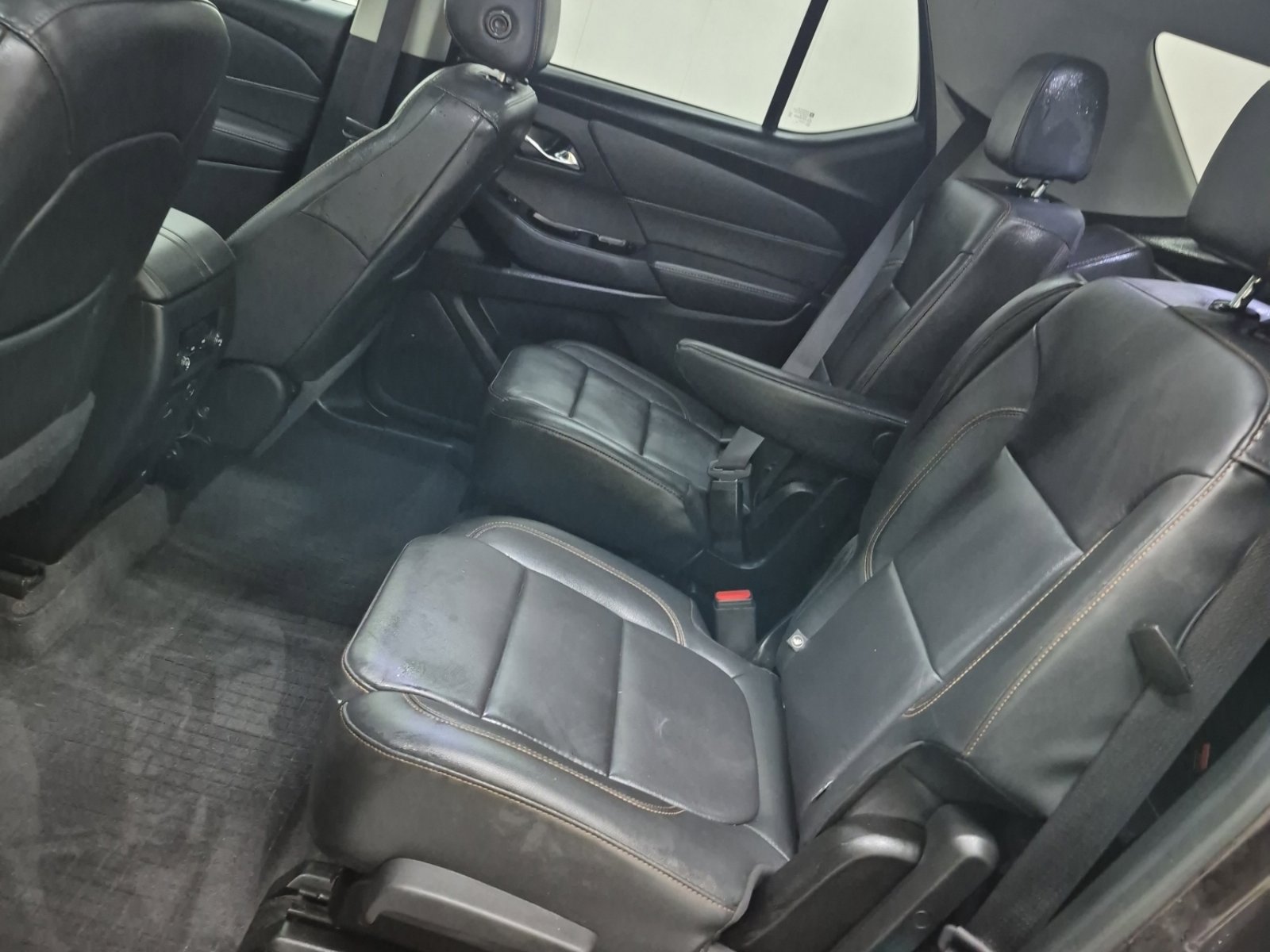 Used 2020 Chevrolet Traverse LT image 12