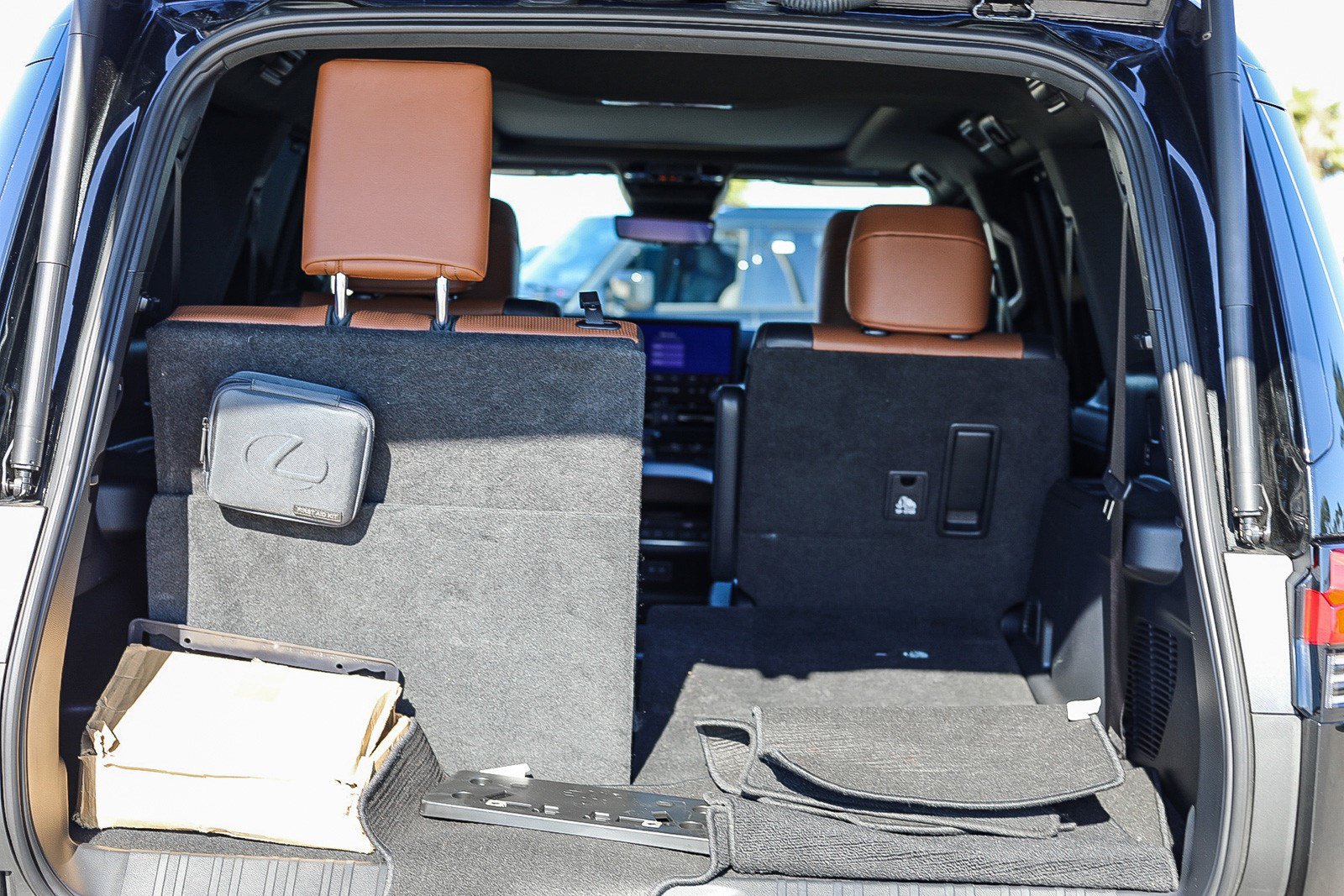 Used 2024 Lexus GX 550 w/ Cold Area Package AWD/4WD image 25