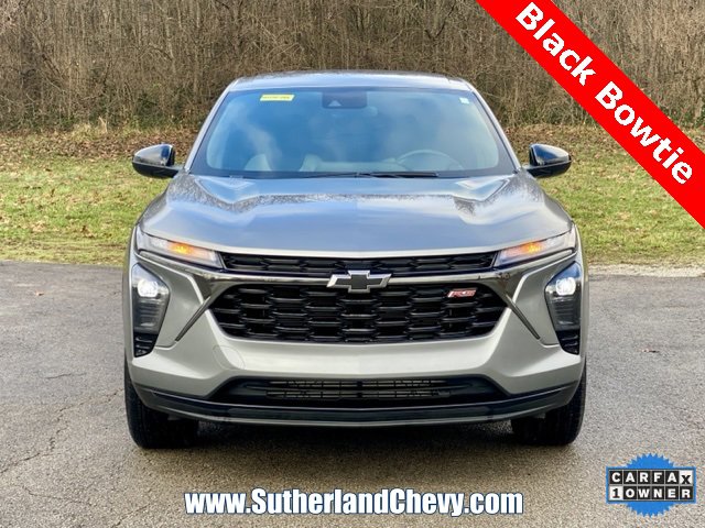 Certified 2025 Chevrolet Trax RS w/ Driver Confidence Package image 2