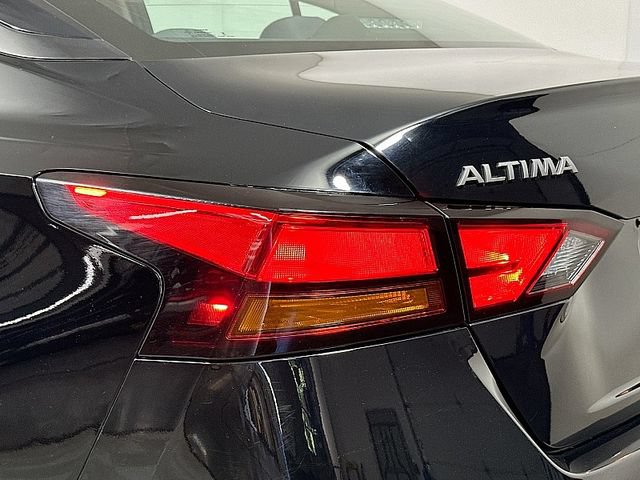 Used 2024 Nissan Altima 2.5 SV FWD image 23