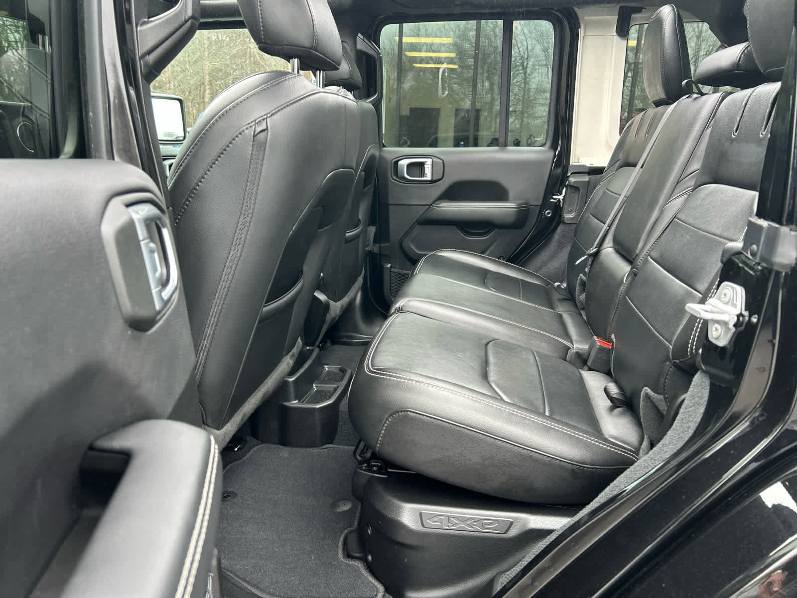 Used 2022 Jeep Wrangler Unlimited Sahara w/ Cold Weather Group image 32