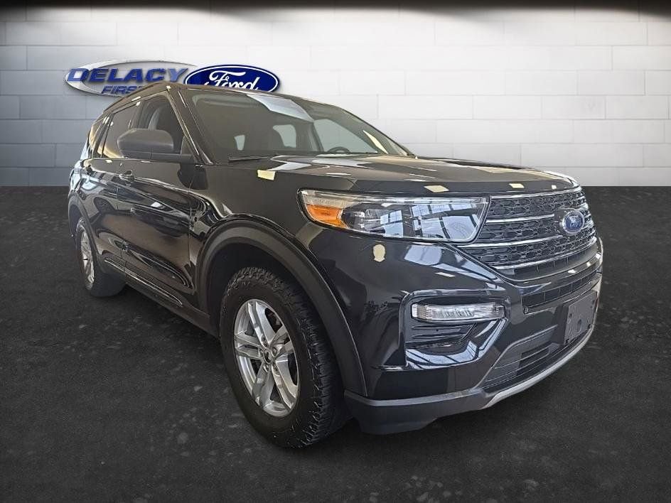 Used 2023 Ford Explorer XLT w/ Equipment Group 202A image 9