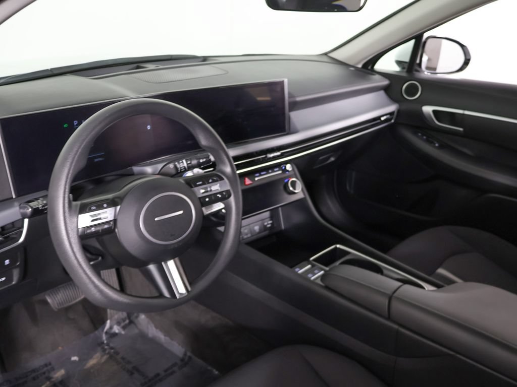 Used 2025 Hyundai Sonata SEL FWD image 25