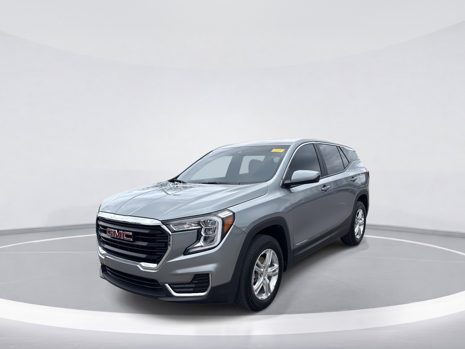 Used 2023 GMC Terrain SLE image 3