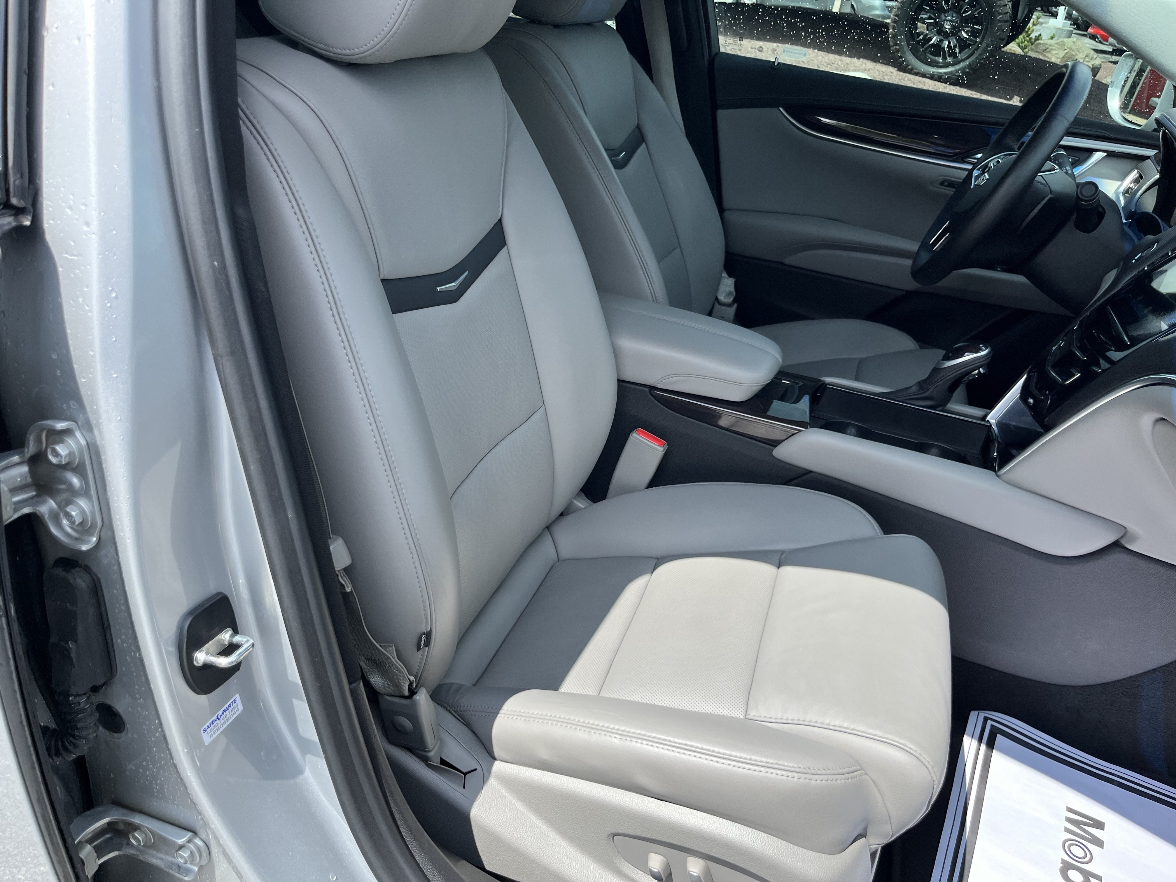 Used 2016 Cadillac XTS Luxury w/ Driver Awareness Package FWD image 3