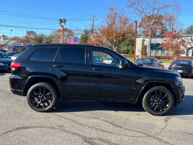Used 2022 Jeep Grand Cherokee Laredo X image 4