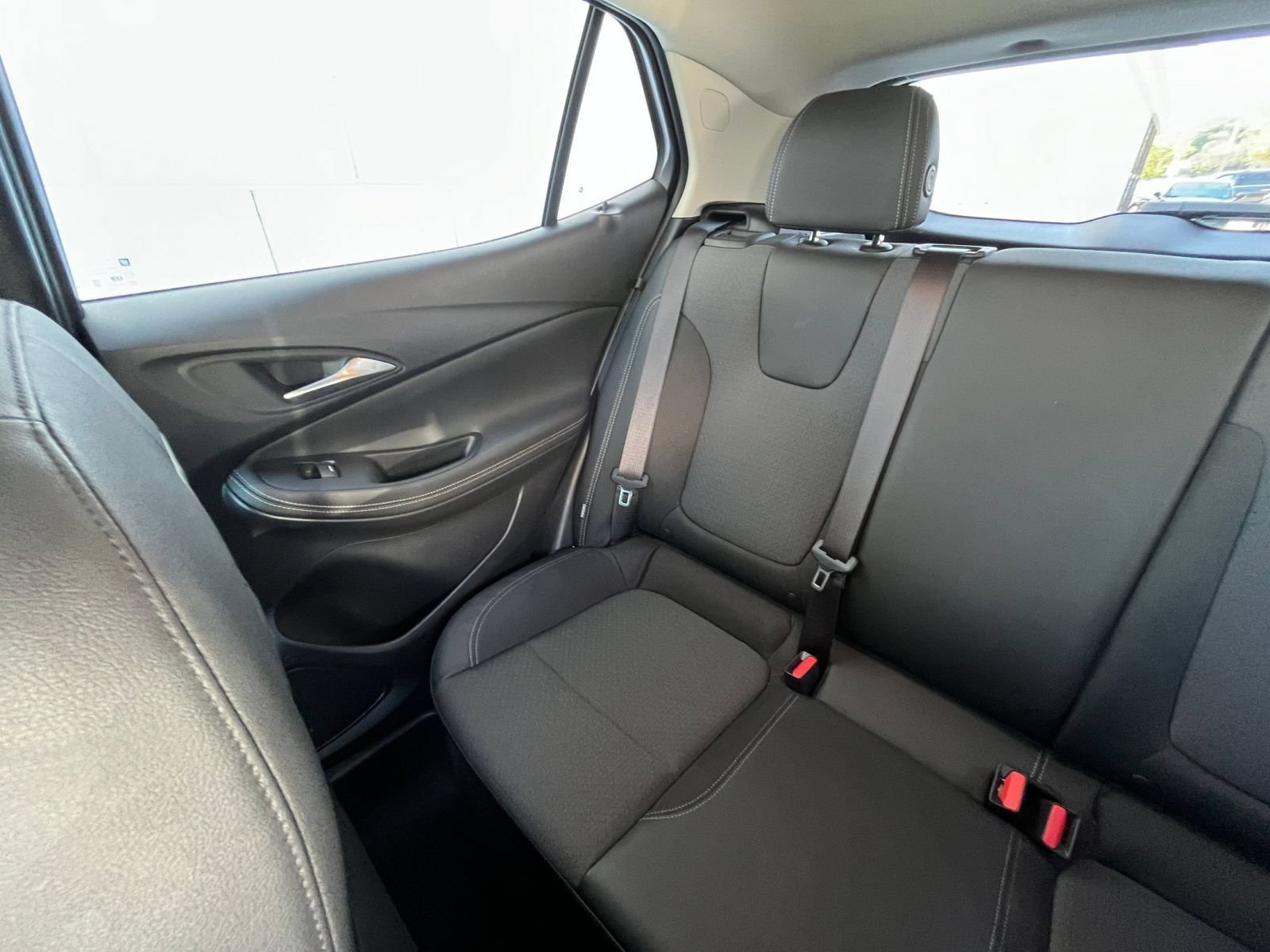 Used 2025 Buick Encore GX Preferred FWD image 38
