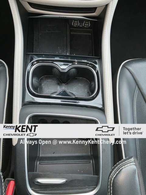 Used 2024 Chrysler Pacifica Limited image 35