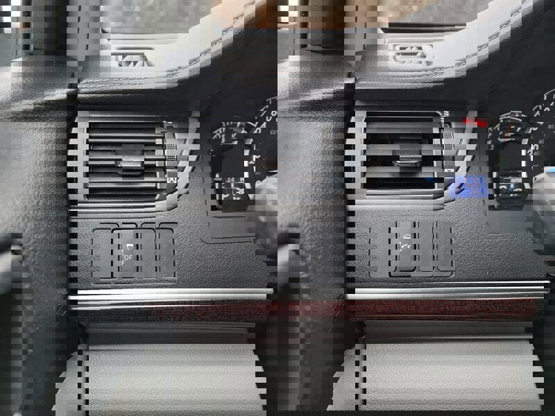 Used 2014 Toyota Camry XLE image 21