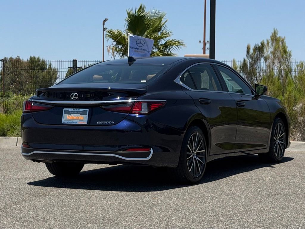 Used 2025 Lexus ES 300h w/ Premium Package FWD image 8