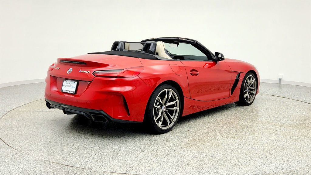 Used 2022 BMW Z4 M40i w/ Premium Package image 5