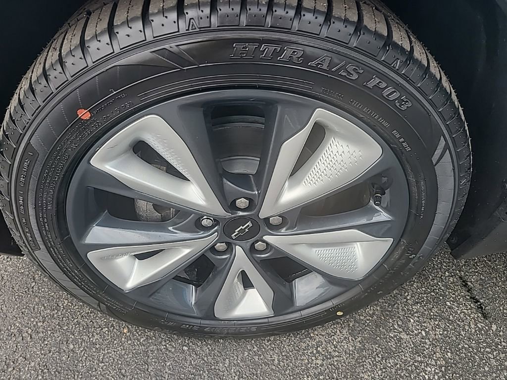 Certified 2023 Chevrolet Bolt EUV LT w/ Convenience Package image 11