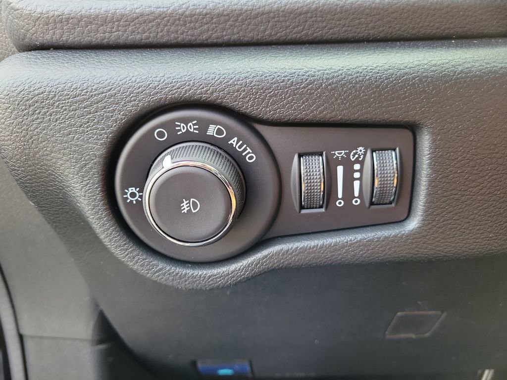 New 2026 Chrysler Pacifica Pinnacle w/ Trailer Tow Group image 25