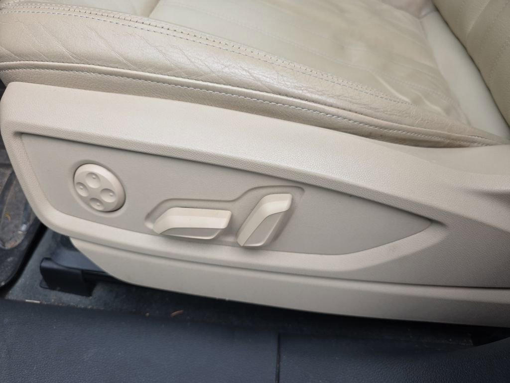 Used 2018 Audi Q5 2.0T Premium Plus w/ Premium Plus Package image 13