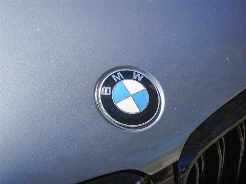 Used 2019 BMW 530e w/ M Sport Package RWD image 11