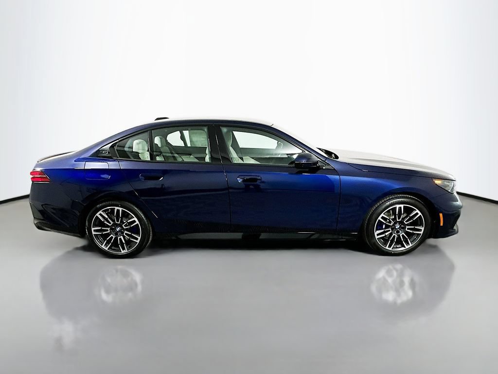 Used 2026 BMW 530i xDrive w/ Executive Package AWD/4WD image 4