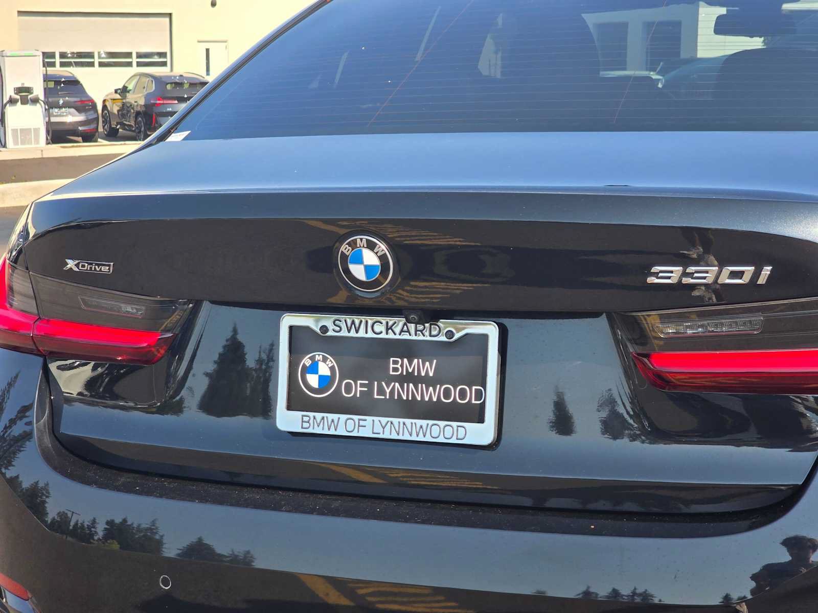 Used 2023 BMW 330i xDrive Sedan w/ Driving Assistance Package AWD/4WD image 13
