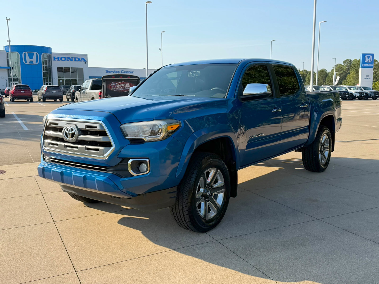 Used 2017 Toyota Tacoma Limited w/ Tow Package AWD/4WD image 3