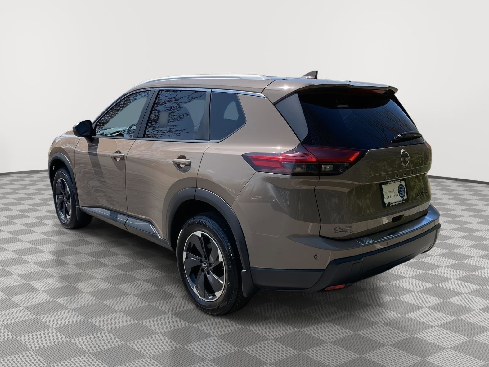 Certified 2024 Nissan Rogue SV w/ SV Premium Package image 3
