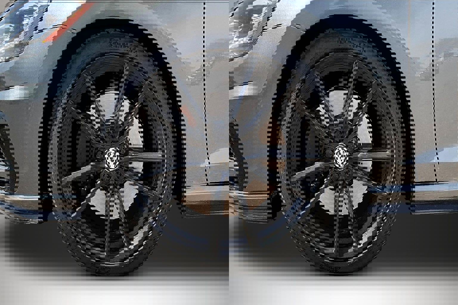 Used 2019 Volkswagen Golf R 4-Door image 34