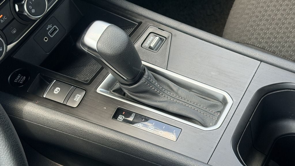Used 2025 Nissan Kicks S FWD image 18